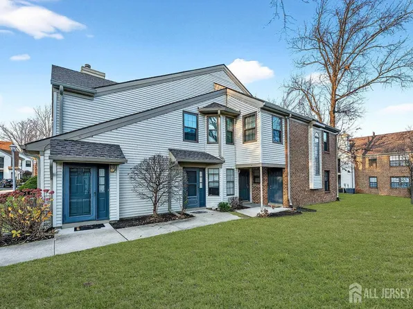 2406 Bayhead Dr, Parlin, NJ 08859