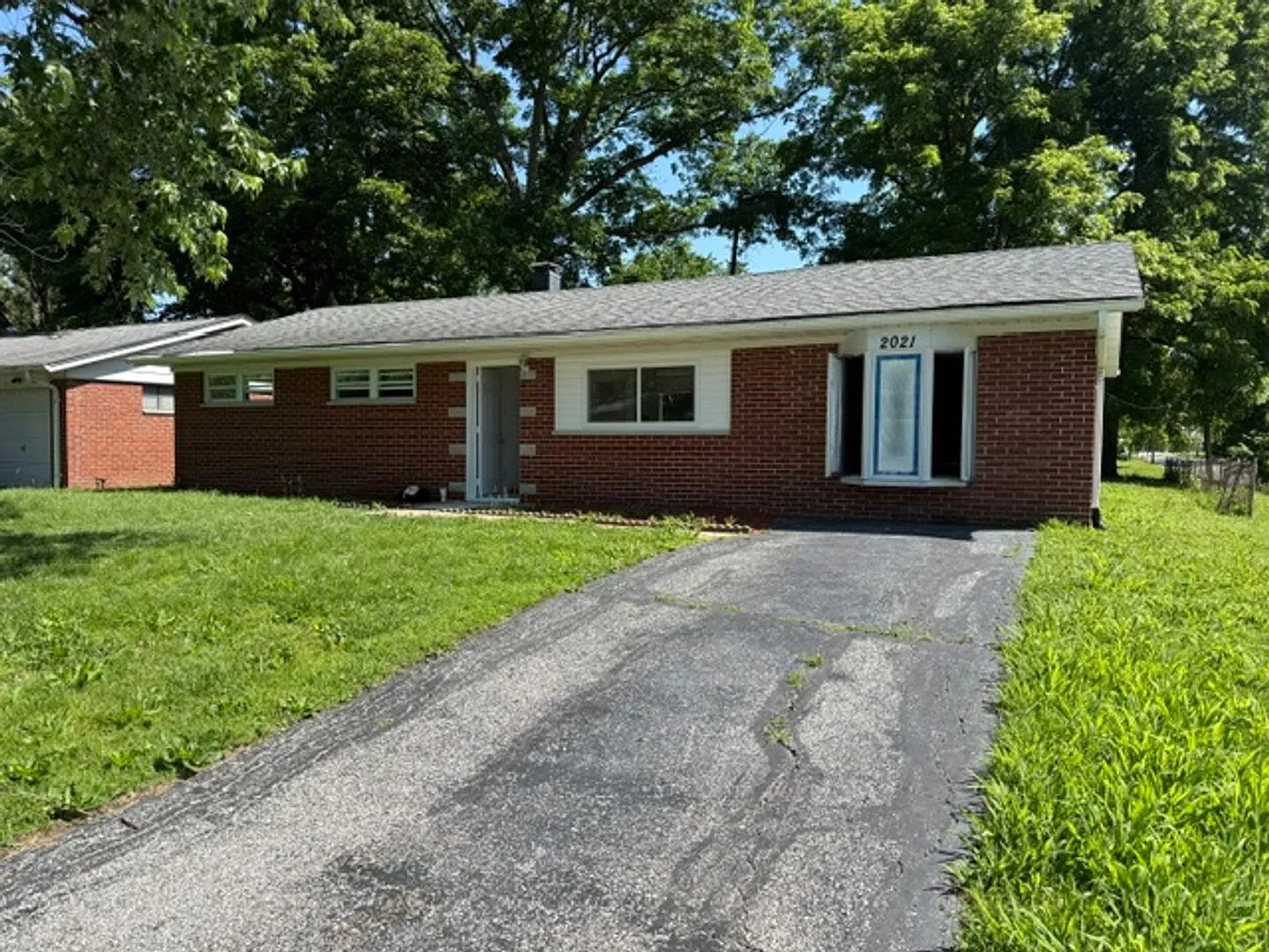 For Rent Four Bedroom and One and a half Bath — Photo 1