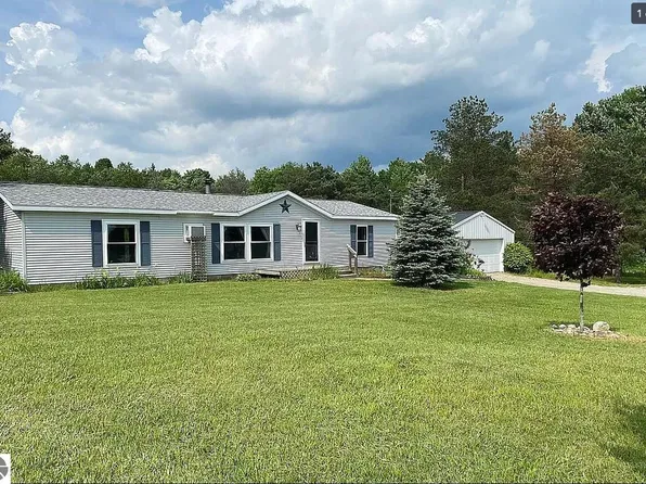 3694 W M 113, Kingsley, MI 49649