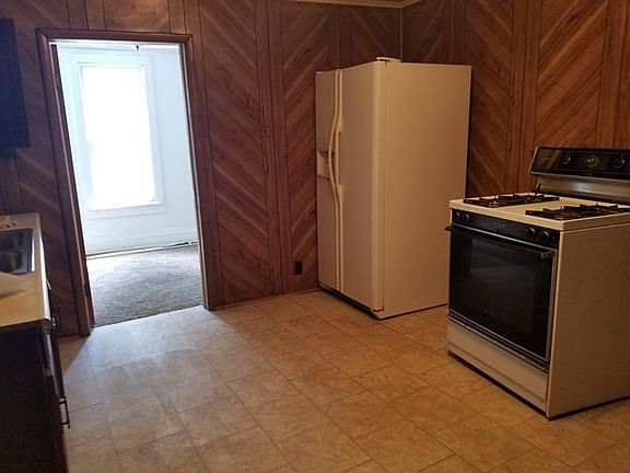 4th image of 1407 N Grand St