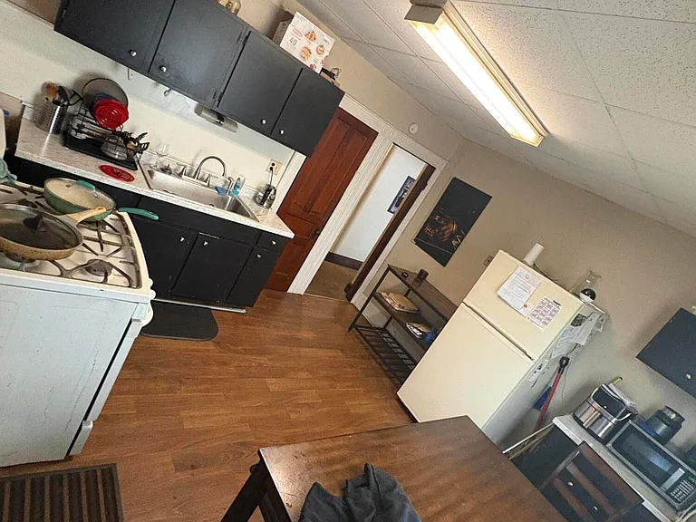1222 Schlager St #2 — Photo 4