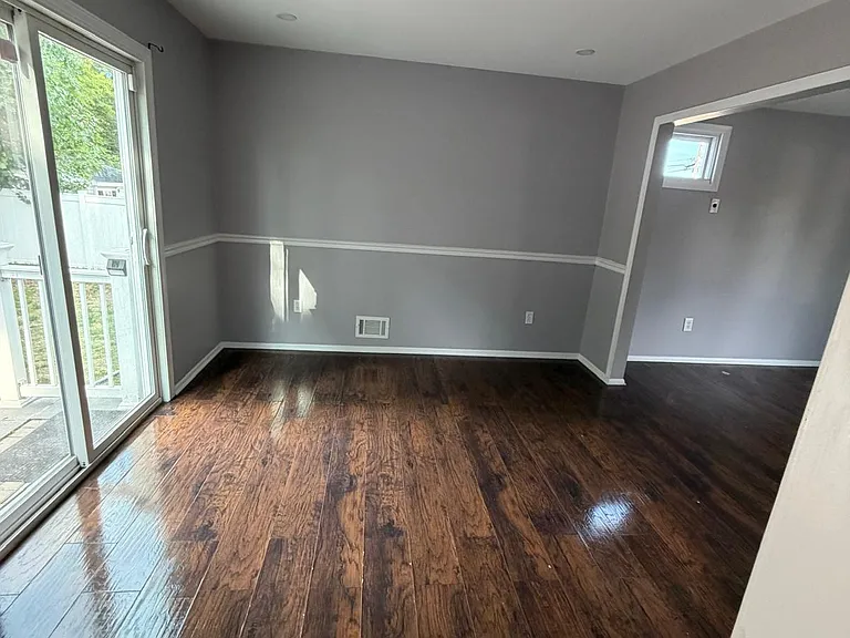 725 Birmingham Ave — Photo 6