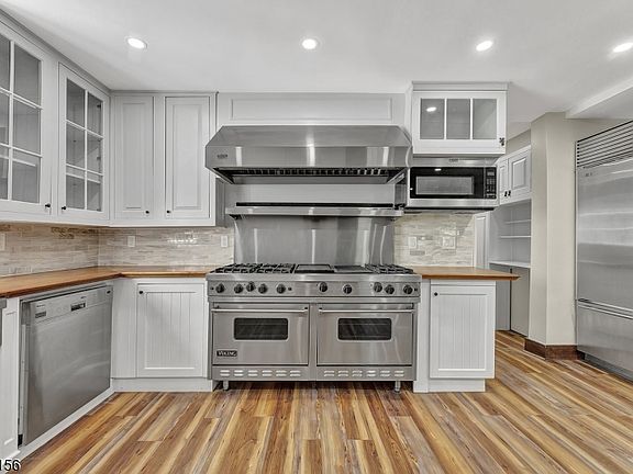 3rd image of 18 Edge Hill Rd