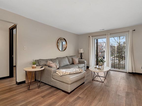 5th image of 1404 S Fairfield Ave APT 51B