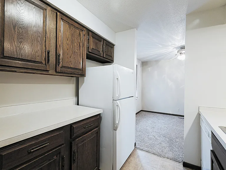 1110 F St #5 — Photo 9