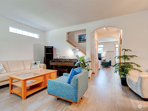 2nd image of 17213 SE 21st Street