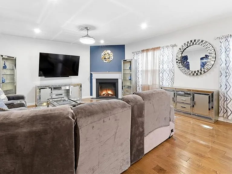 45 Woodford Dr — Photo 6