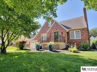 5901 Poppleton Ave, Omaha, NE 68106