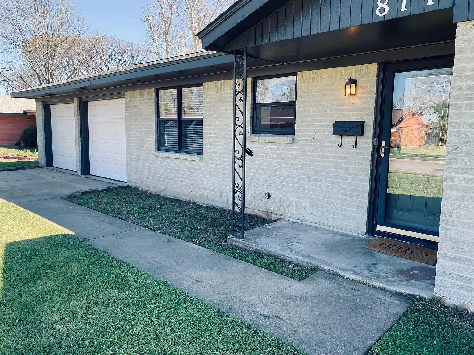 3 bed, 1256 sqft, $1,800 — Photo 2
