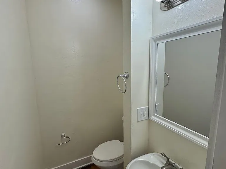 1651 Chislett St — Photo 16