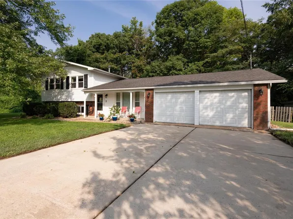 35 Oak Dr, Caseyville, IL 62232