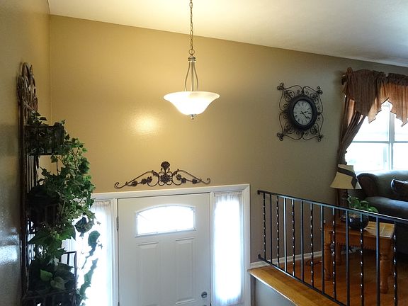 2nd image of 401 Denwood Dr S