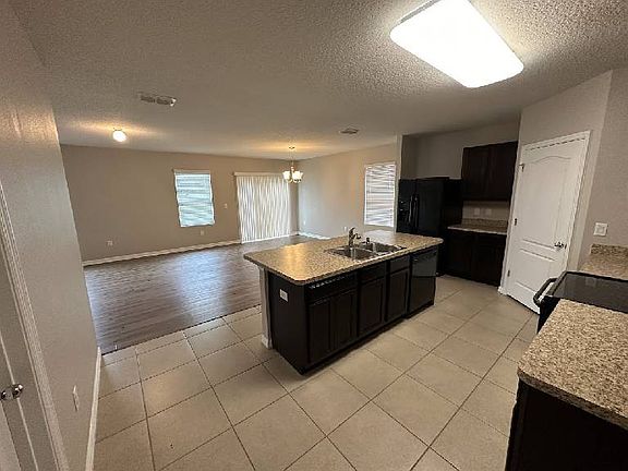 3rd image of 481 Nova Dr