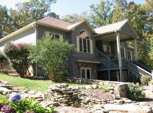 108 Queens Ln, Blue Ridge, GA 30513