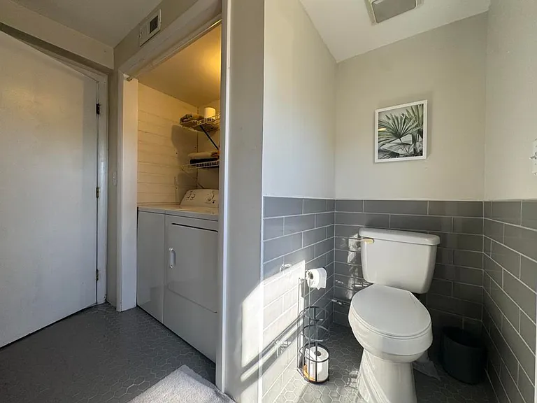 70 Brooks Dr — Photo 24