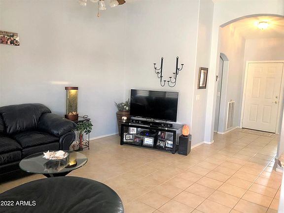 4th image of 1442 E Cherry Hills Dr