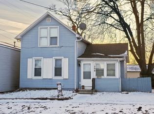 208 7th St SW, Cedar Rapids, IA 52404