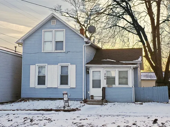 208 7th St SW, Cedar Rapids, IA 52404