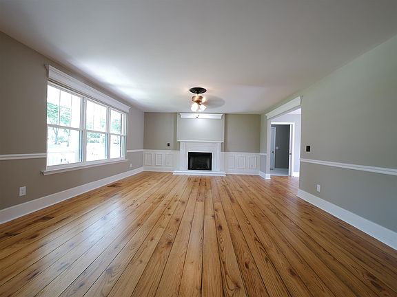 4th image of 608 Pointe Clear Dr