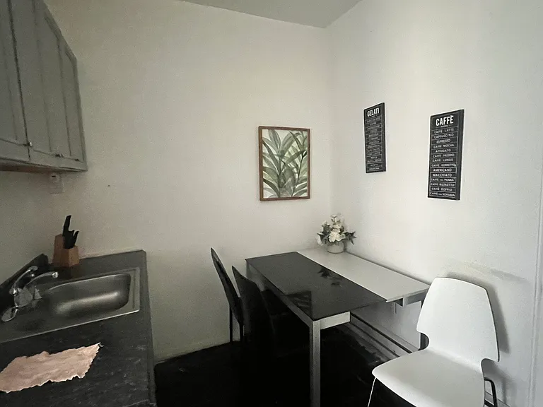 422 Saint Pauls Ave #1 — Photo 8