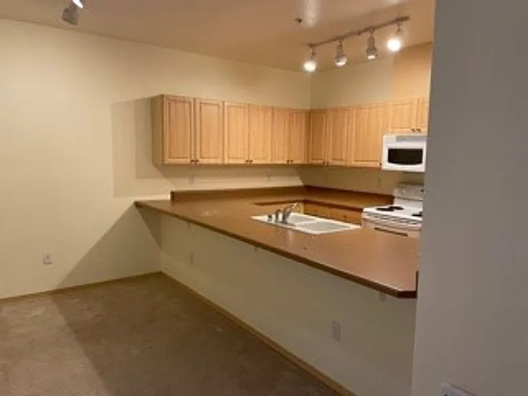 Stillwater Apartments — Photo 7