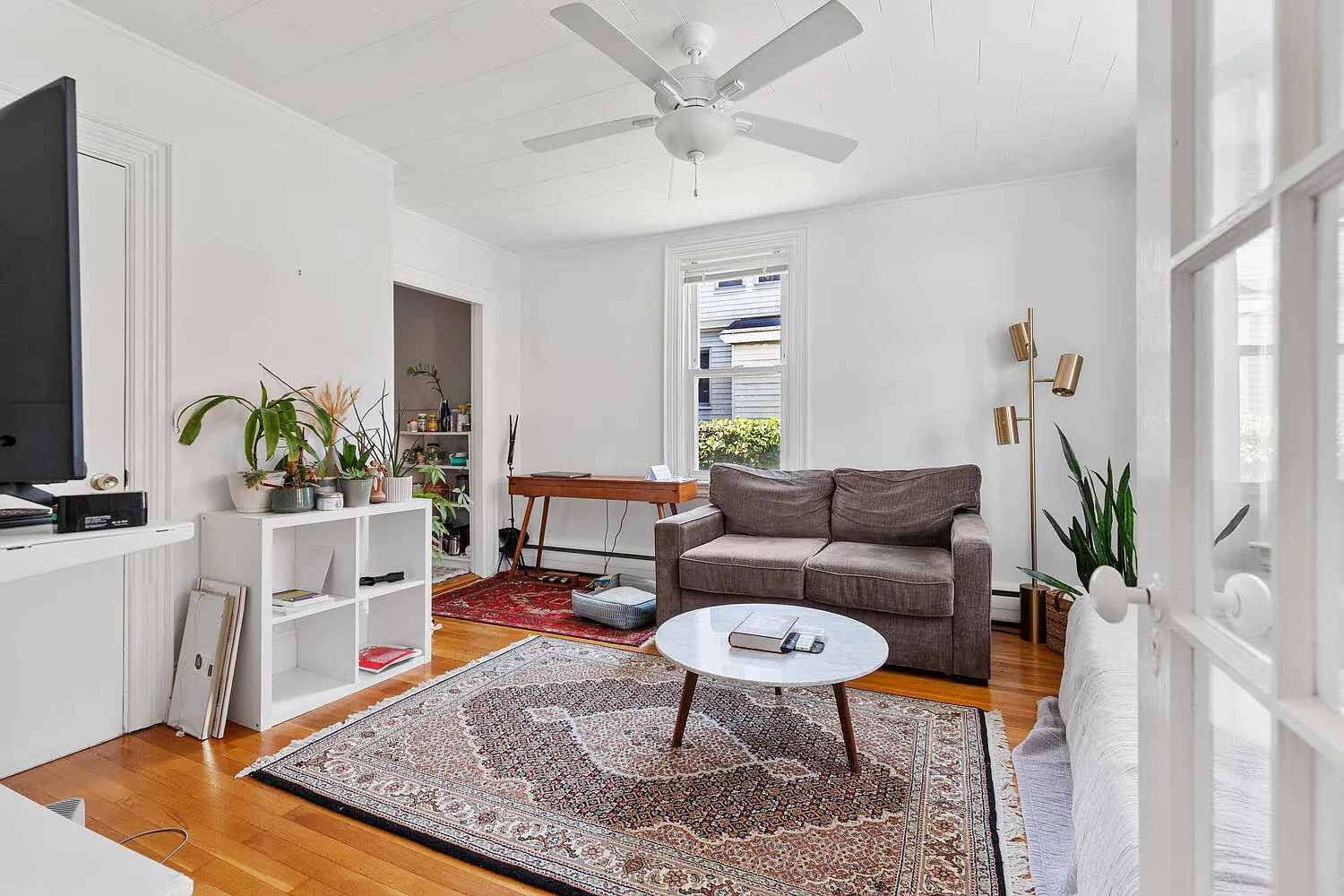 2 bed, 1.5 bath, 1208 sqft, $4,000 — Photo 1