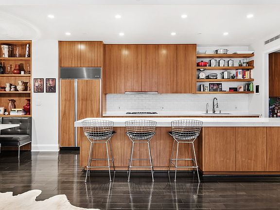 3rd image of 9 Murray St APT 8SE