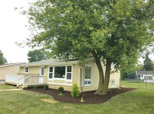 8214 Lockwood Ave, Burbank, IL