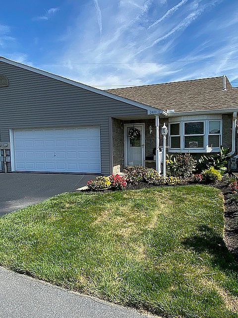2nd image of 2409 Alder Way
