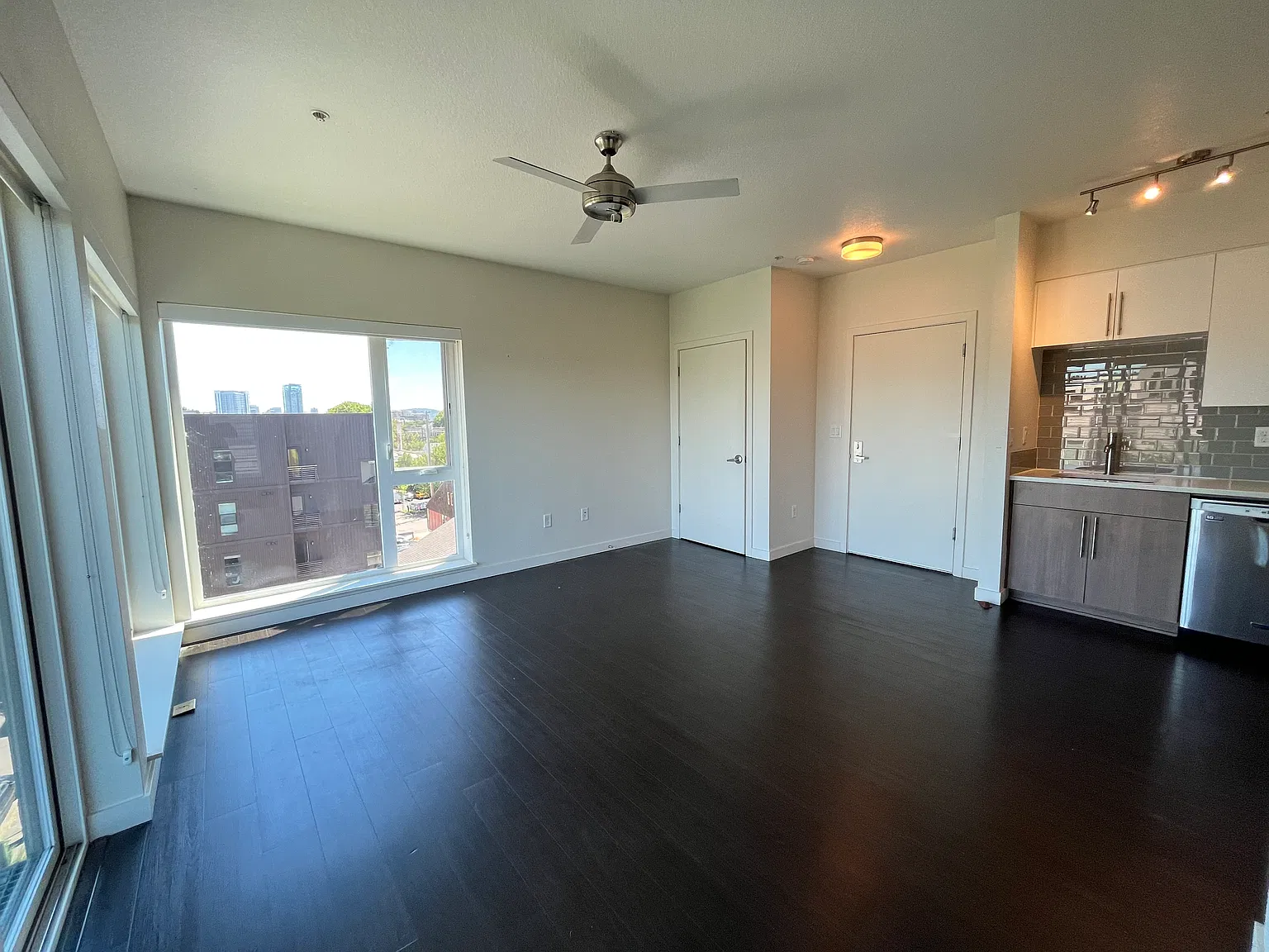 1 bed, 520 sqft, $1,799 — Photo 3