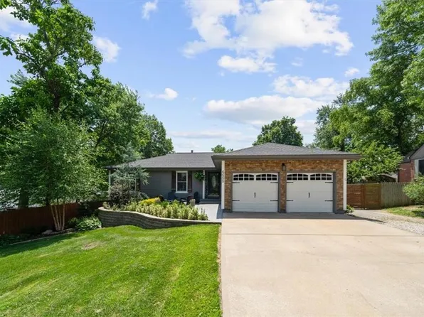 6655 W 82nd St, Overland Park, KS 66204