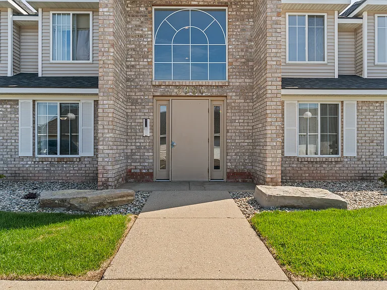 Meadow Springs Apartments — Photo 13