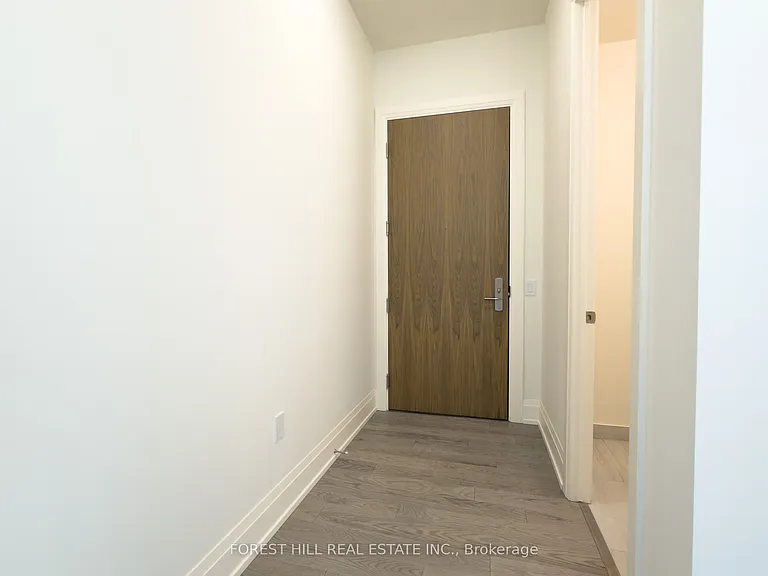 27 Korda Gate #Penthouse 108 — Photo 4