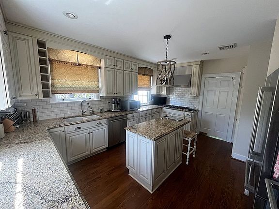 4th image of 1500 Clayton Ave