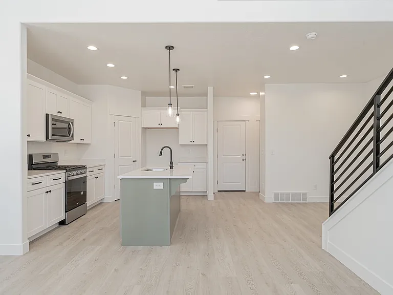 732 N Banner Dr — Photo 6