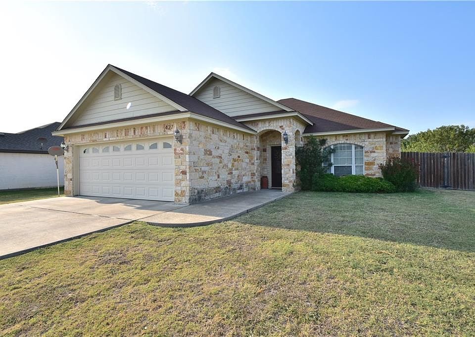 1st image of 427 Stoneridge Dr