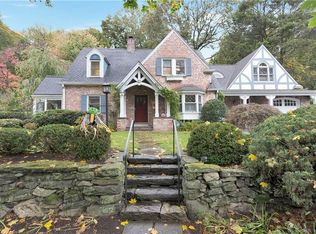 5 Halliwell Dr, Stamford, CT 06902