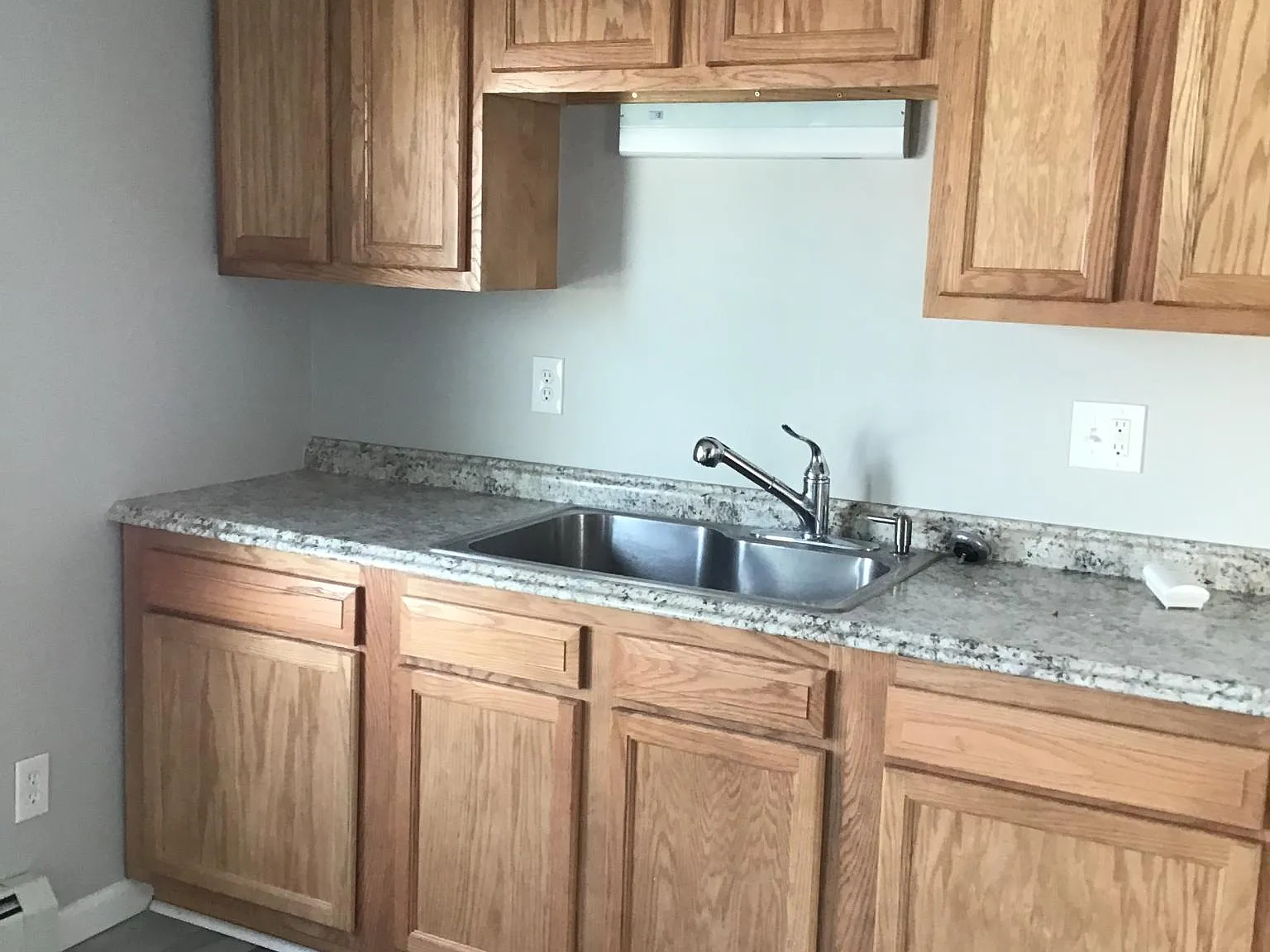 2 bed, 750 sqft, $1,400 — Photo 2
