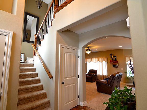 2nd image of 900 Locharno Dr