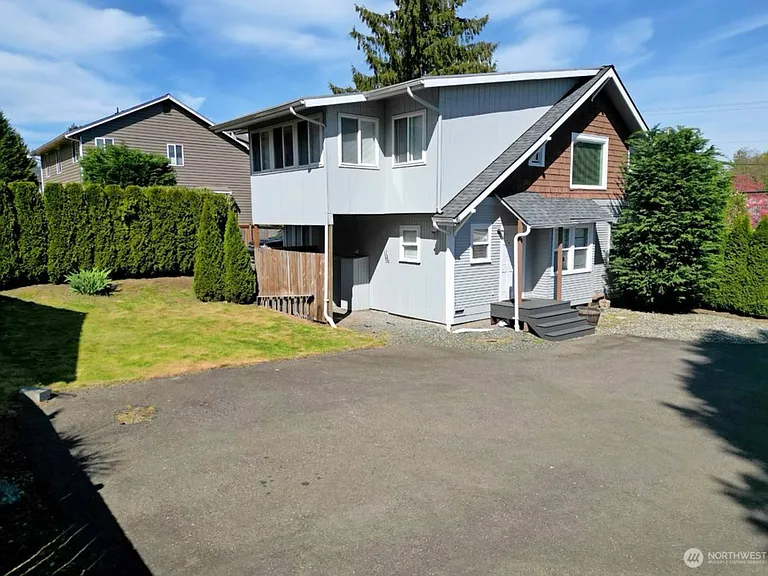 2108 117th Ave NE #B — Photo 2