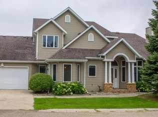 3438 Meadow Dr, Grand Forks, ND 58201