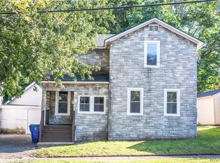 104 E Oak Orchard St, Medina, NY 14103