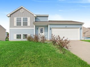 6284 Greenview Dr, Zeeland, MI 49464