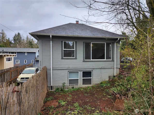 8500 23rd Avenue NE, Seattle, WA 98115