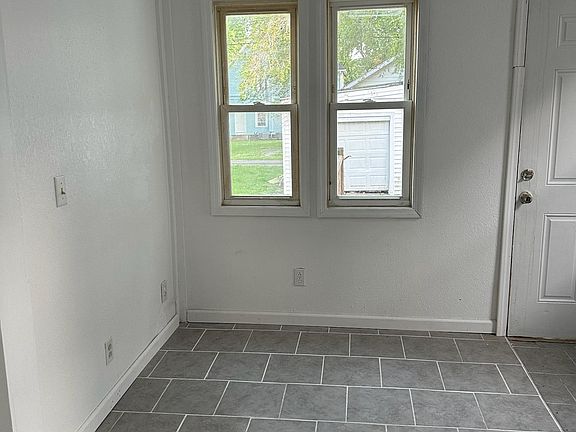 2nd image of 1718 W Bradley Ave #2