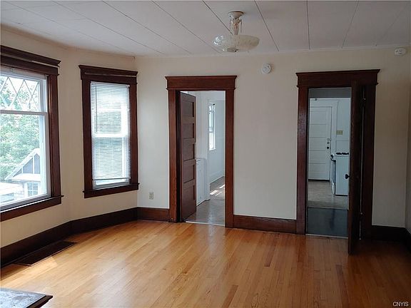 5th image of 327 Wadsworth St #2