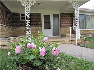 2nd image of 3827 Reinwood Dr