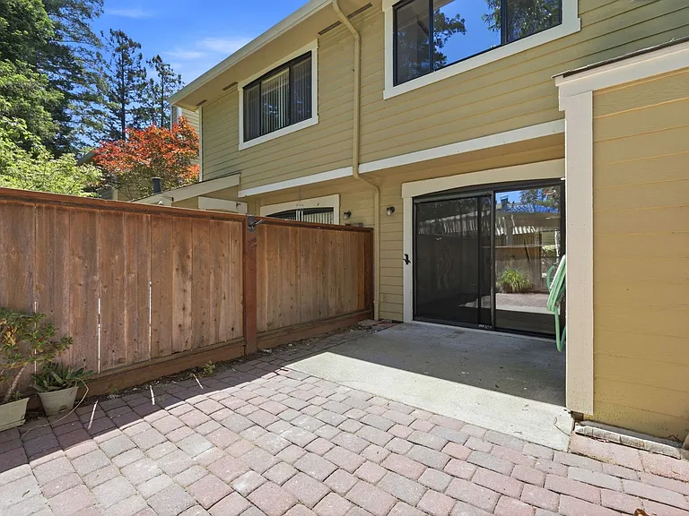721 Center Ave — Photo 26