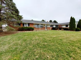 W334N8610 Stone Bank Rd, Oconomowoc, WI 53066