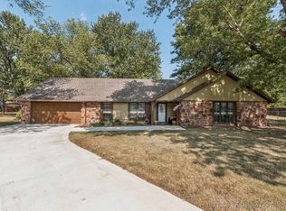 7204 S Collins St, Broken Arrow, OK 74014